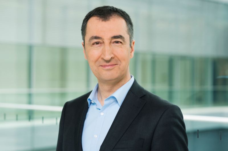 cibo spazzatura cem özdemir ministro