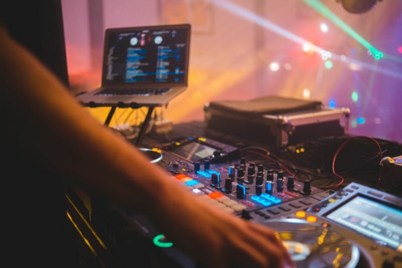 morto al berghain clubbing come canva free
