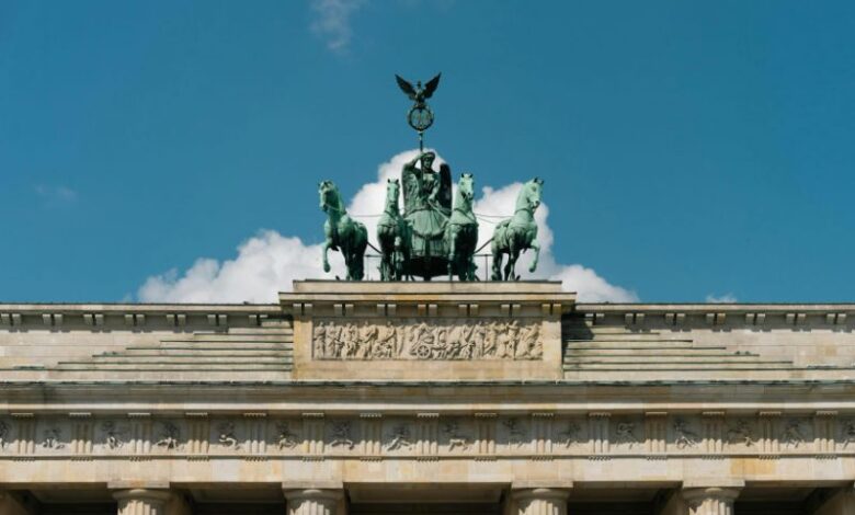 Quadriga Tourist Attraction Horses Brandenburg Gate
