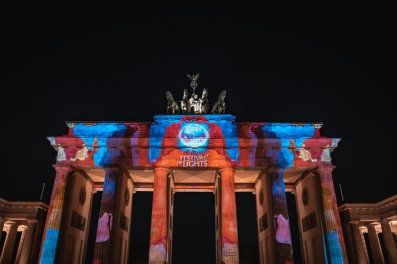porta di brandeburgo berlino quadriga vittoria notte