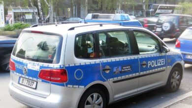 mascherine obbligatorie macchina della polizia evaso a berlino
