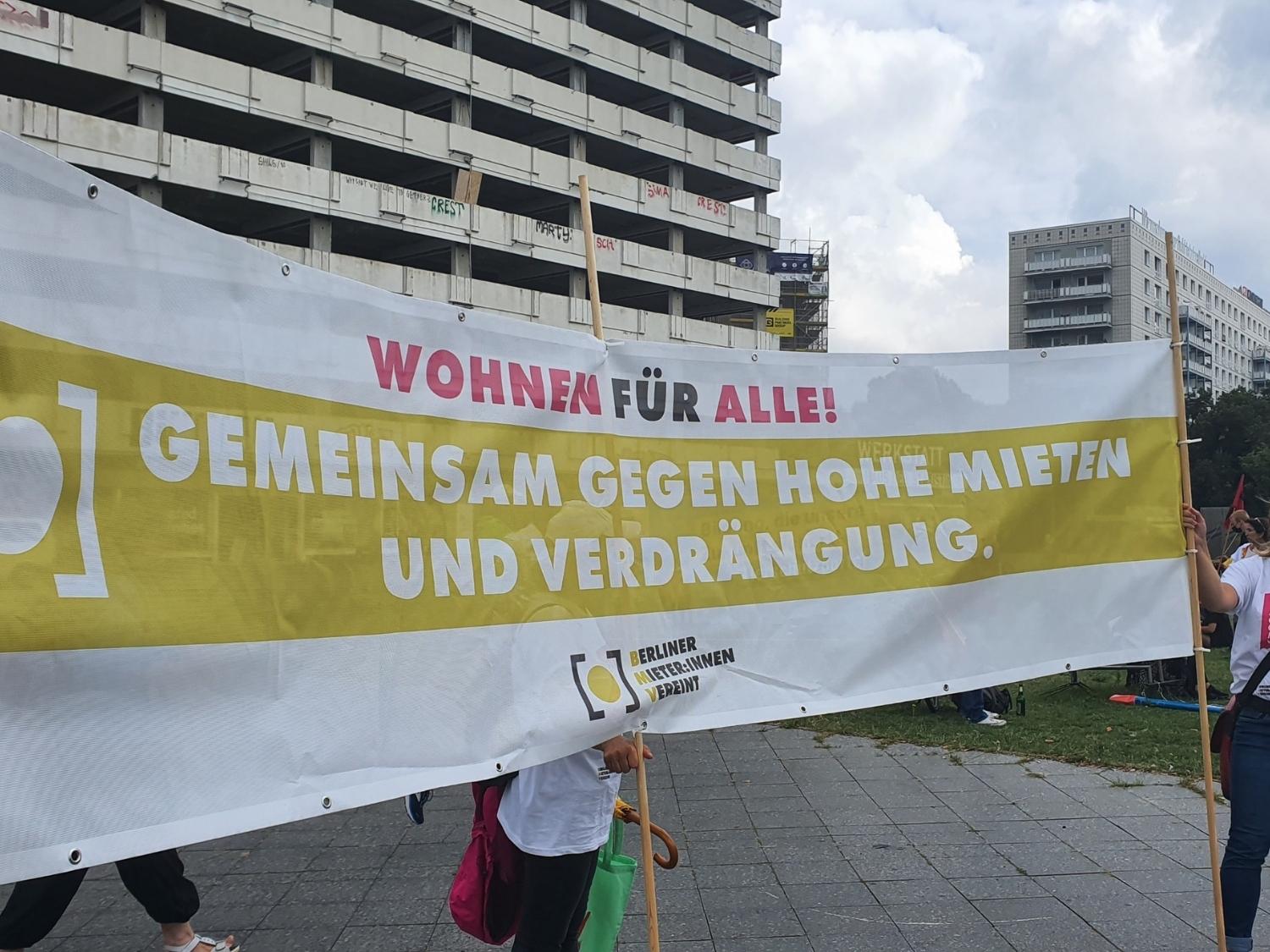 manifestazione contro il caro affitti a Berlino