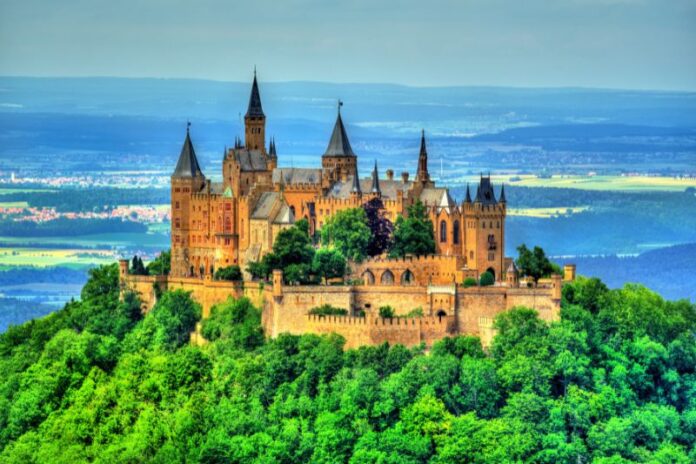 Castello degli Hohenzollern canva pro