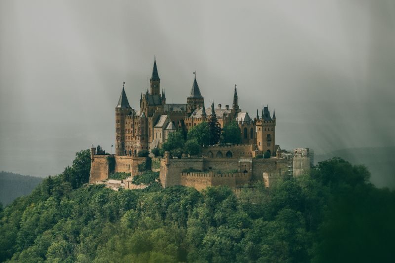 Castello degli Hohenzollern canva pro