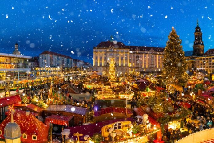 Mercatini di Natale in Germania Striezelmarkt Dresda (1)