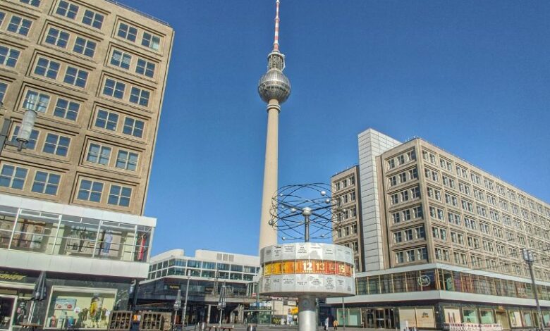 incendio ad alexanderplatz bottiglie rotte