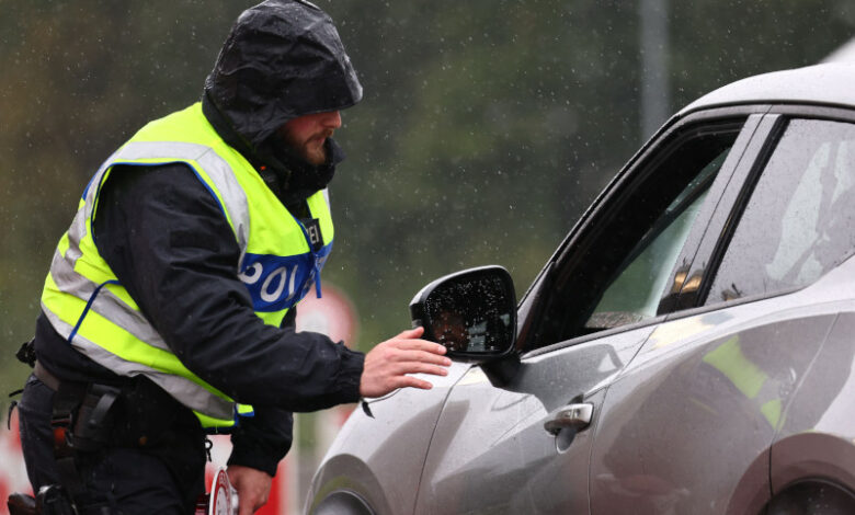 La polizia tedesca inizia i controlli alle frontiere per limitare l'immigrazione irregolare